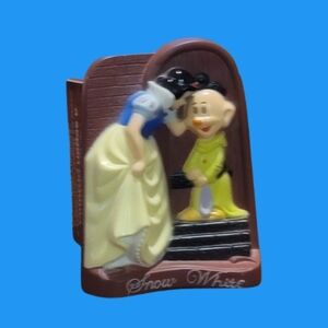 SNOW White talking nightlight works Sleeping beauty kissing dopeys head